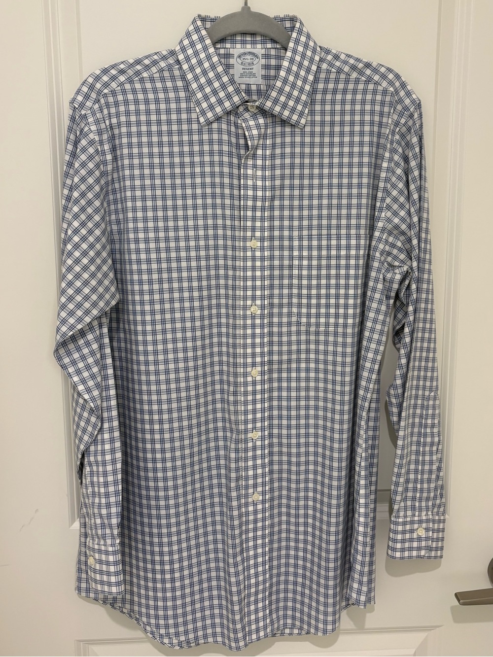 Brooks Brothers Blue White Dress Shirt Non Iron Regent Fit, 15.5 x 33 (Med)